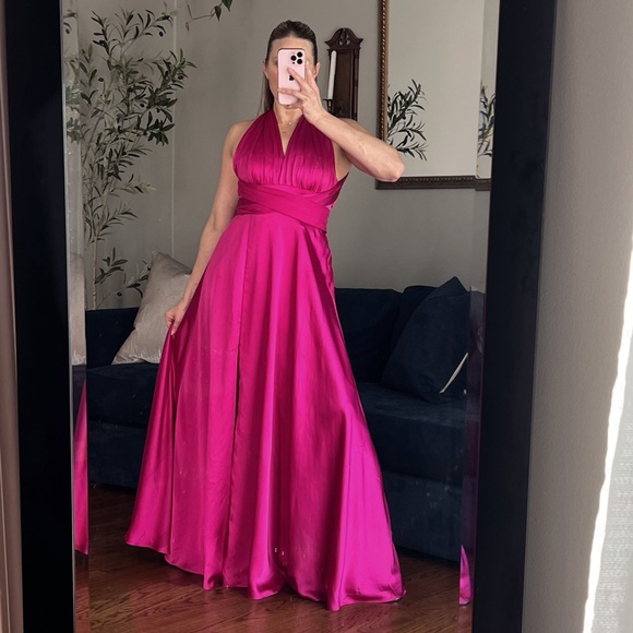 Elegant Fuchsia Evening Gown - Picture 5 of 12